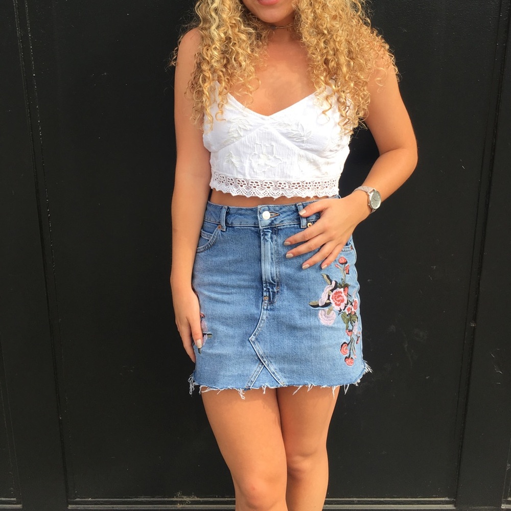 Top-shop Moto High Rise Embroidered Denim Skirt